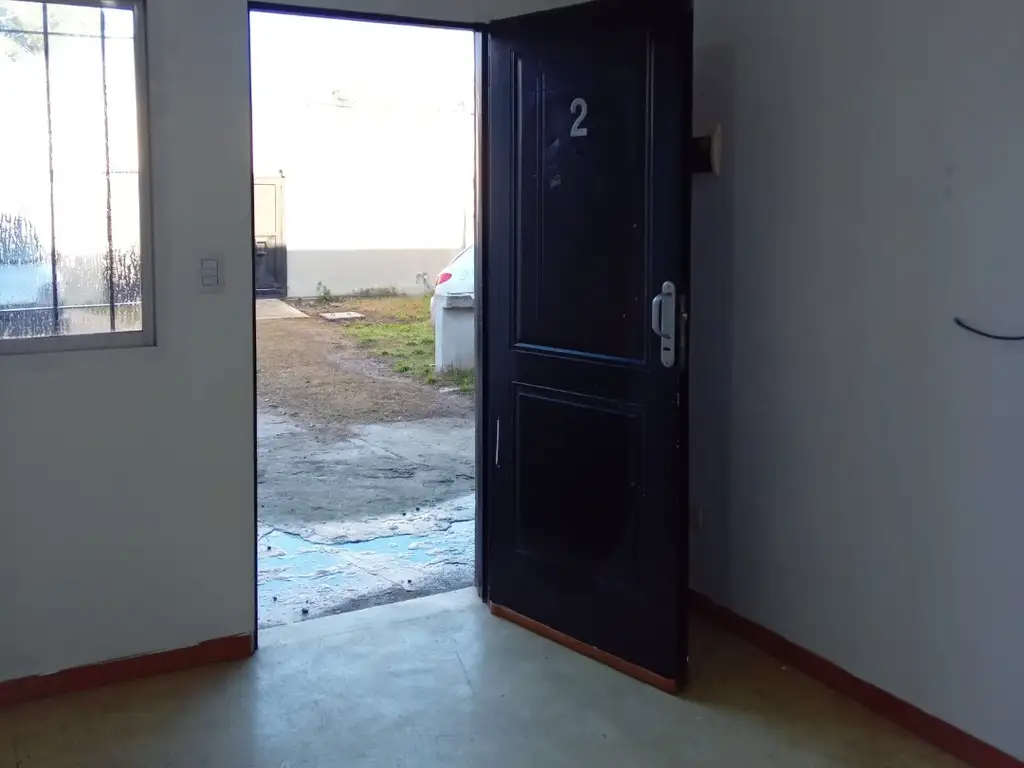 Foto de Departamento dos ambientes con pequeño patio interno y cochera, imagen 5