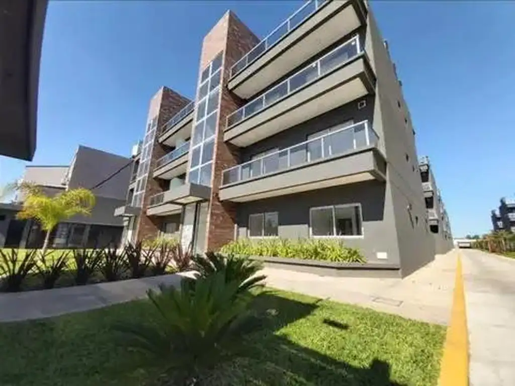 Foto de 2 amb a estrenar con jardin y cochera, imagen 1