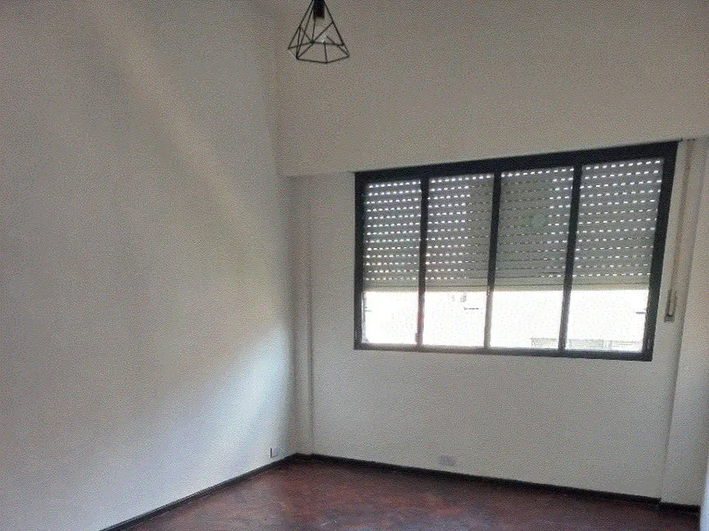 Foto de ¡RETASADO! Luminoso 1 ½ Ambientes al Frente en San Telmo - Ideal, imagen 3