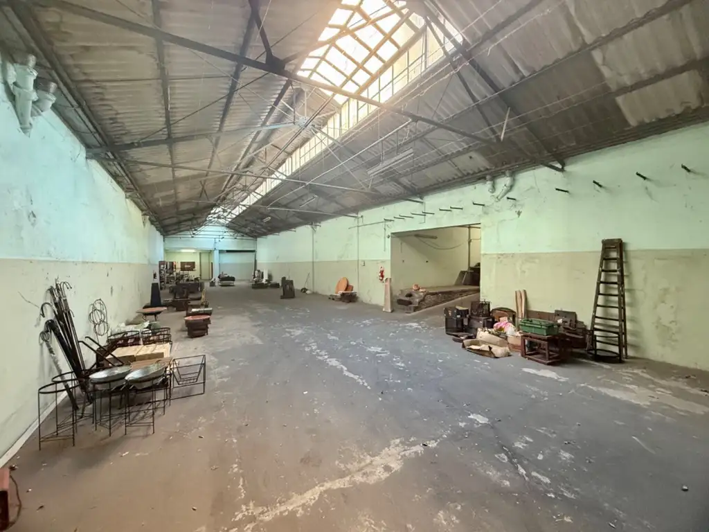 Foto de DEPÓSITO CON OFICINAS SOBRE 2 UNIDADES VENTA EN BLOCK.-, imagen 4