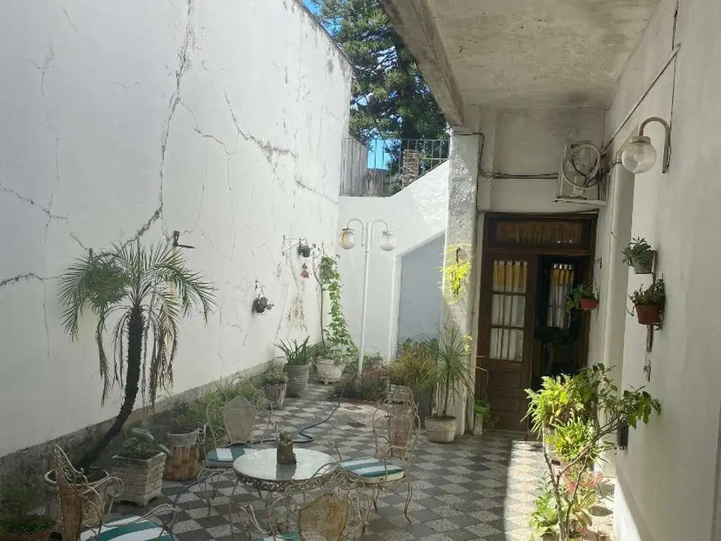 Foto de CASA 5 AMB, LOTE PROPIO, PATIO TERRZA, 8,66 X 21,30,, POSIBILIDAD, imagen 2