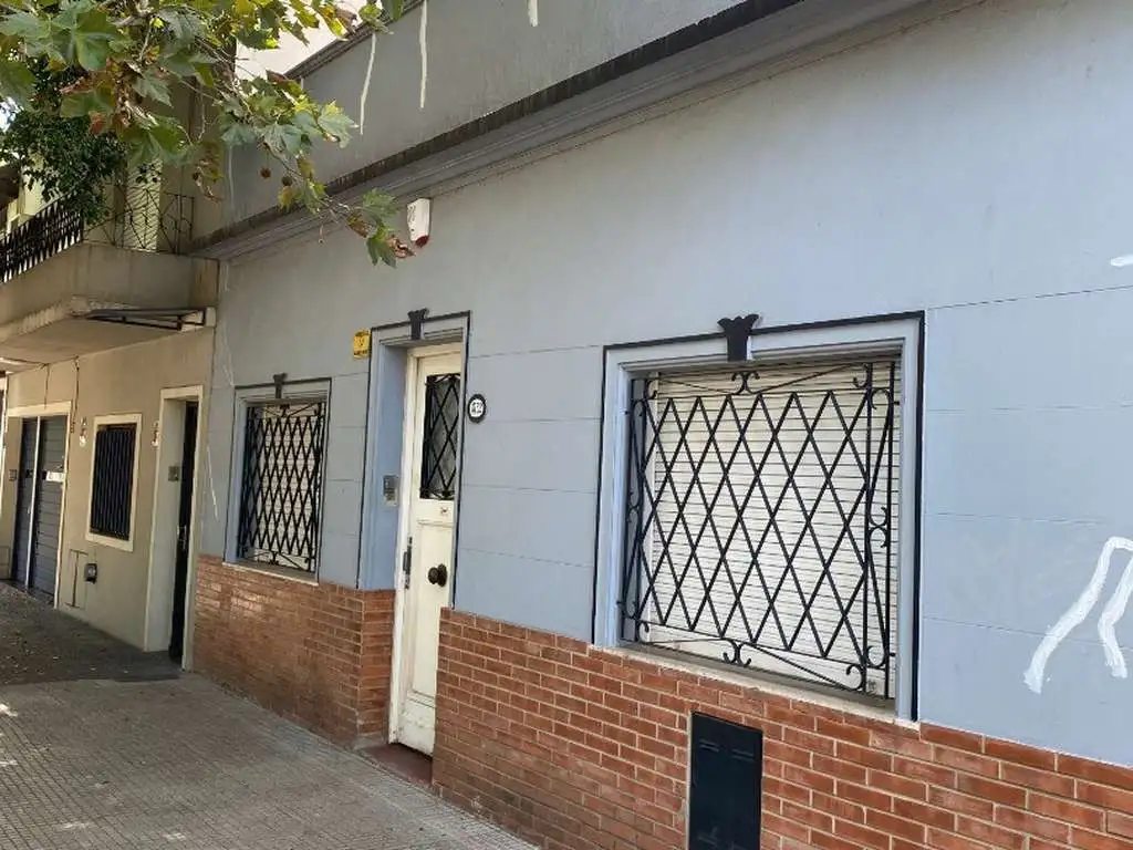 Foto de CASA 5 AMB, LOTE PROPIO, PATIO TERRZA, 8,66 X 21,30,, POSIBILIDAD, imagen 3