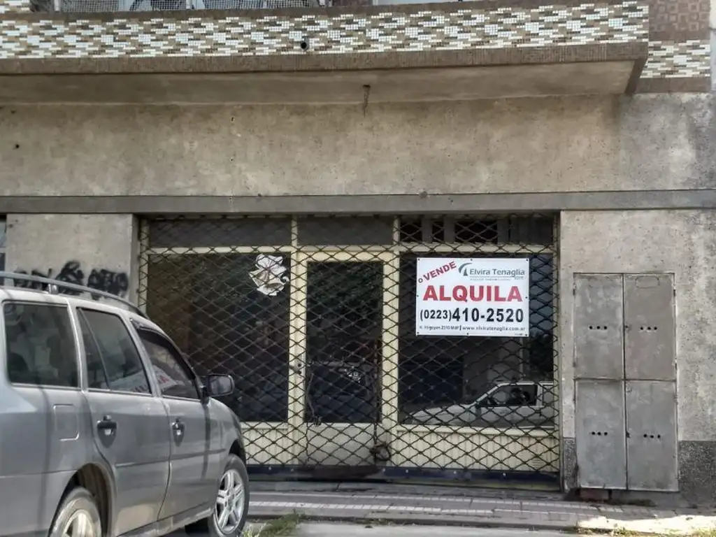 Foto de VENTA LOCAL SOBRE AVENIDA ALIO Y MORENO (180), imagen 1