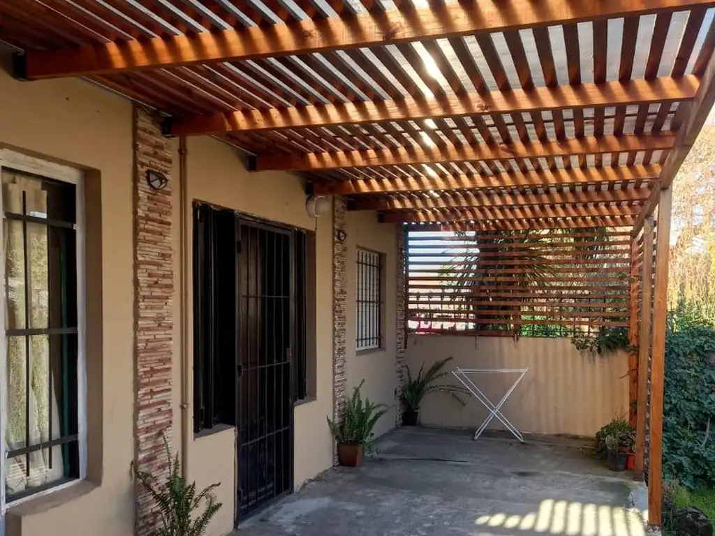 Foto de Dos impecables departamentos sobre lote propio, imagen 1