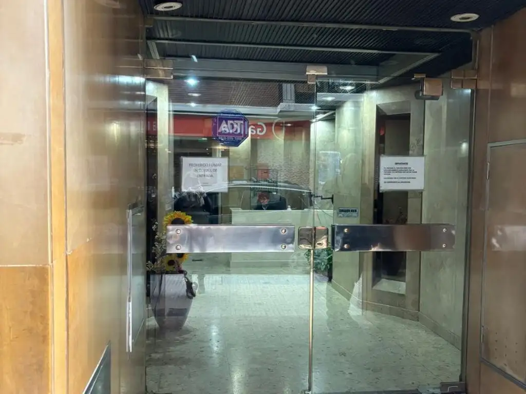 Foto de Excelente propiedad al frente vivienda o uso profesional, imagen 1