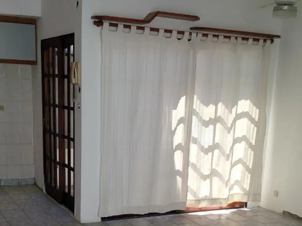 Foto de Venta PH 2 amb c/ patio y espacio aéreo. Muy amplio. Villa Lugano, imagen 3