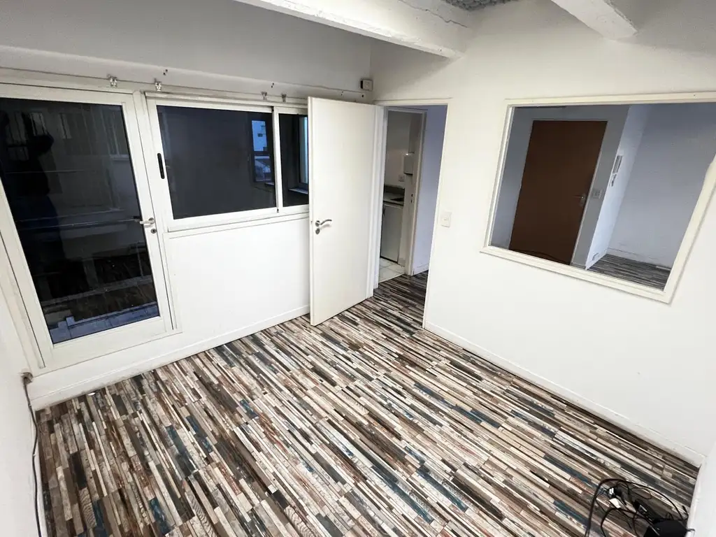 Foto de Oficina 72,00 m² Baño Propio – Balcón Corrido Air/ac Impecable, imagen 2