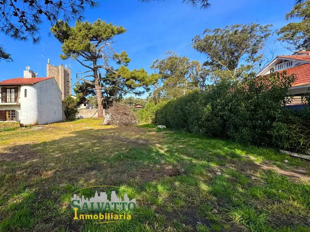 Foto de TERRENO EN VENTA SOBRE CALLE CORBETA URUGUAY BARRIO ALFAR A 2 CUADRAS, imagen 2