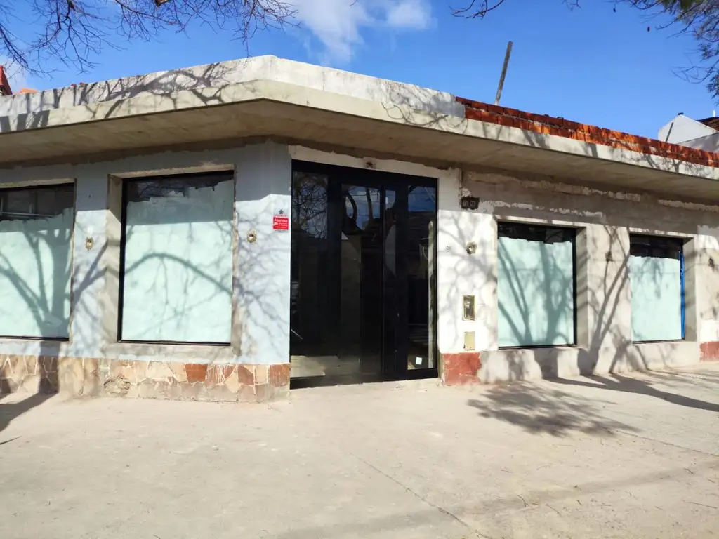 Foto de Local en Alquiler en Barrio Naón, Mataderos – Capital Federal, imagen 2