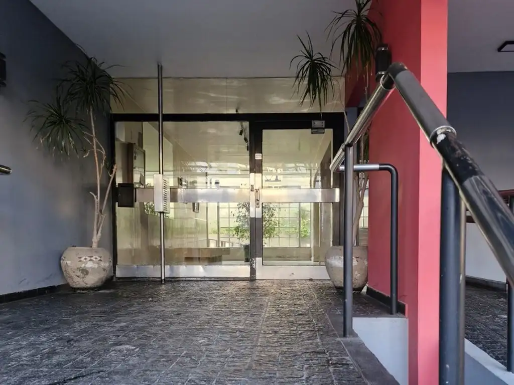 Foto de VENTA AMPLIO DEPTO DE 2 AMBIENTES DE 60M2 EN ALMAGRO, imagen 1
