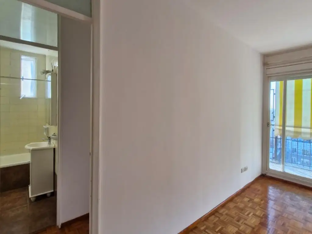 Foto de VENTA AMPLIO DEPTO DE 2 AMBIENTES DE 60M2 EN ALMAGRO, imagen 4