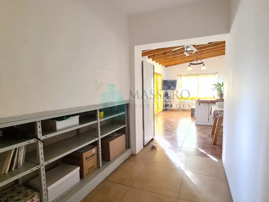 Foto de Casa en esquina sobre lote propio, 5 ambientes con garage y patio, imagen 4