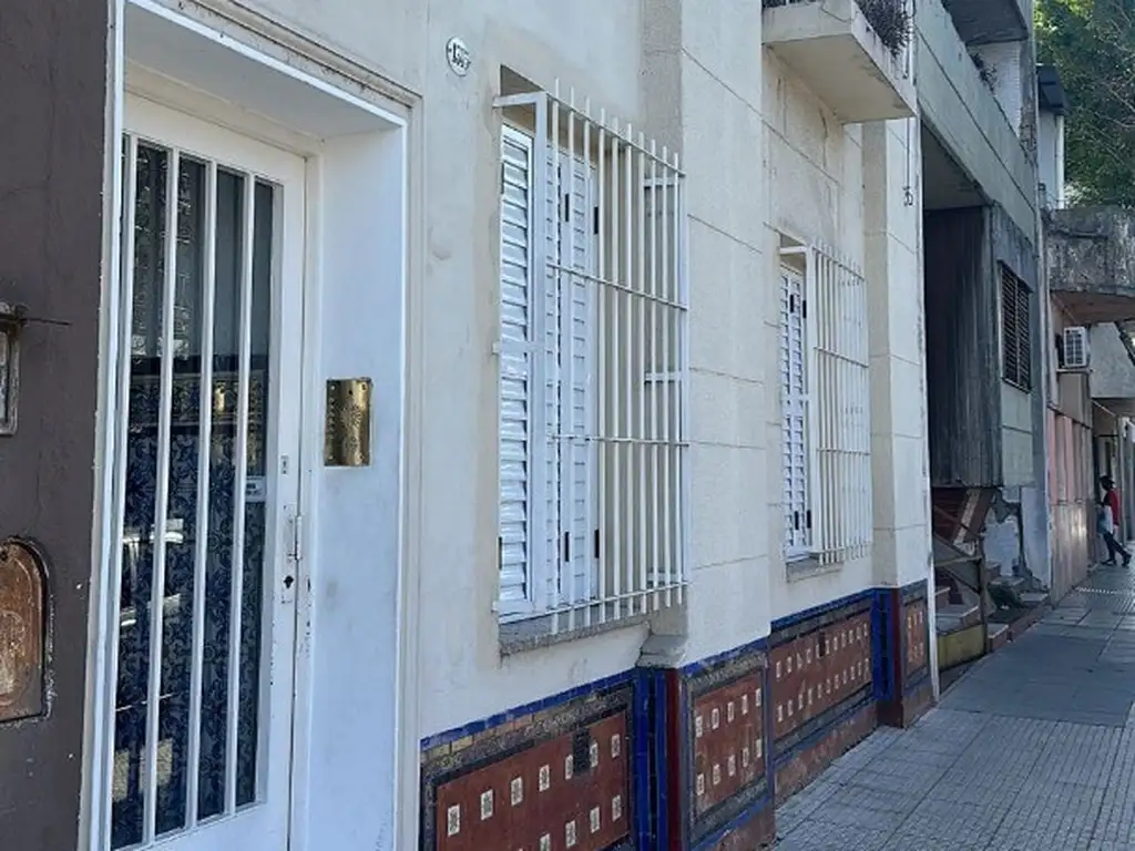 Foto de Excelente 3 ambientes Contrafte muy luminoso y g/ patio. Refac. a, imagen 3