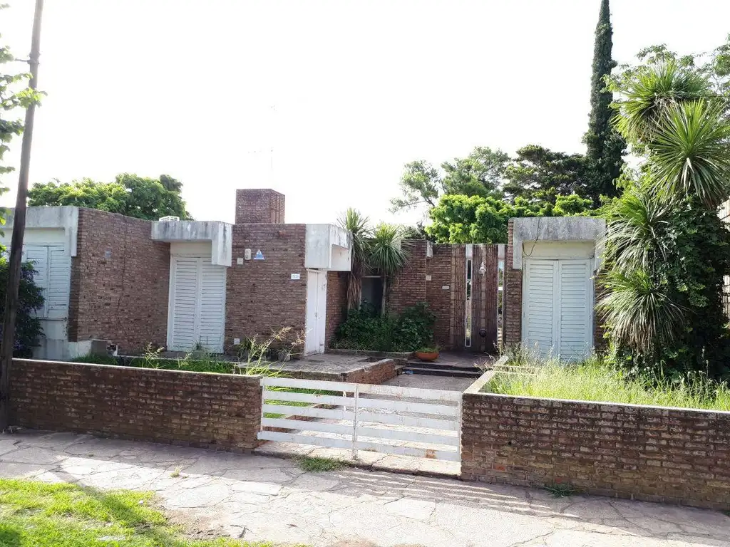 Foto de Casa en venta en Casilda diseño y calidad de otra época en un lote, imagen 1