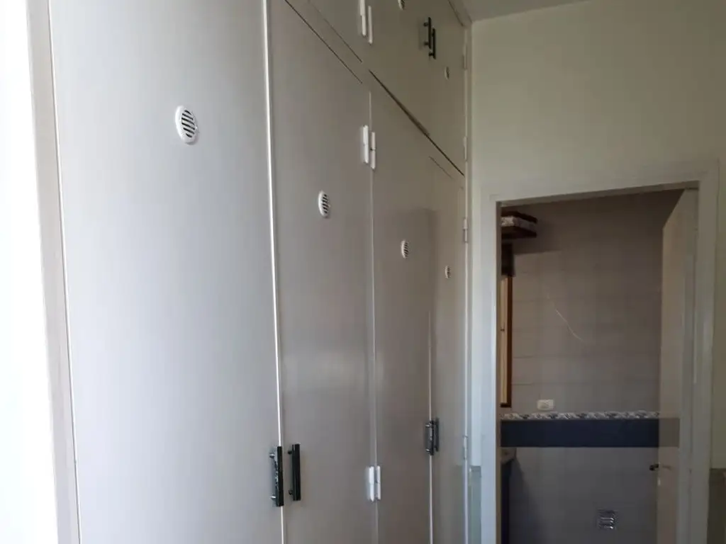 Foto de Casa en venta en Casilda diseño y calidad de otra época en un lote, imagen 2