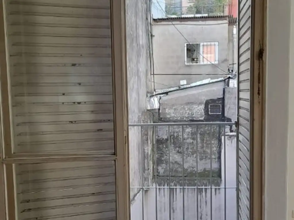 Foto de VENTA DPTO 2 AMBIENTES - PRECIO: USD 75.000 - FLORES, imagen 1