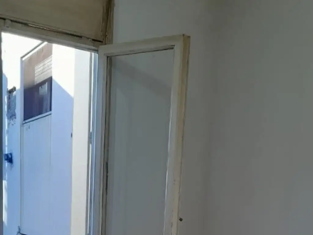 Foto de VENTA DPTO 2 AMBIENTES - PRECIO: USD 75.000 - FLORES, imagen 3