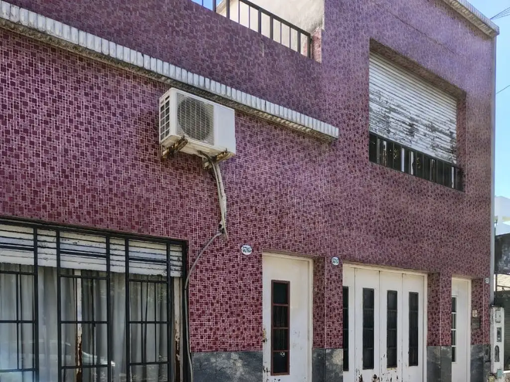 Foto de PH FRENTE CON TERRAZA Y COCHERA, imagen 1