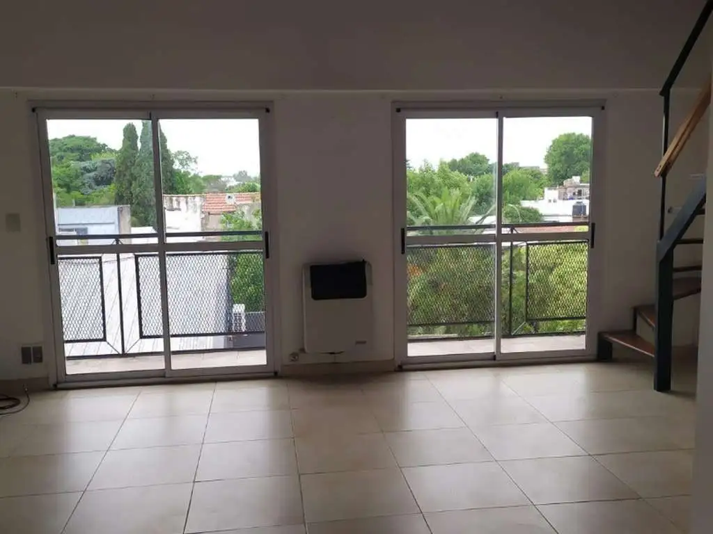 Foto de HERMOSO DEPARTAMENTO CON AMPLIO BALCÓN, imagen 1