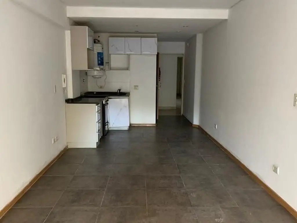 Foto de VENTA - MONOAMBIENTE AL FTE. BALCON CON COCHERA- CABALLITO, imagen 2