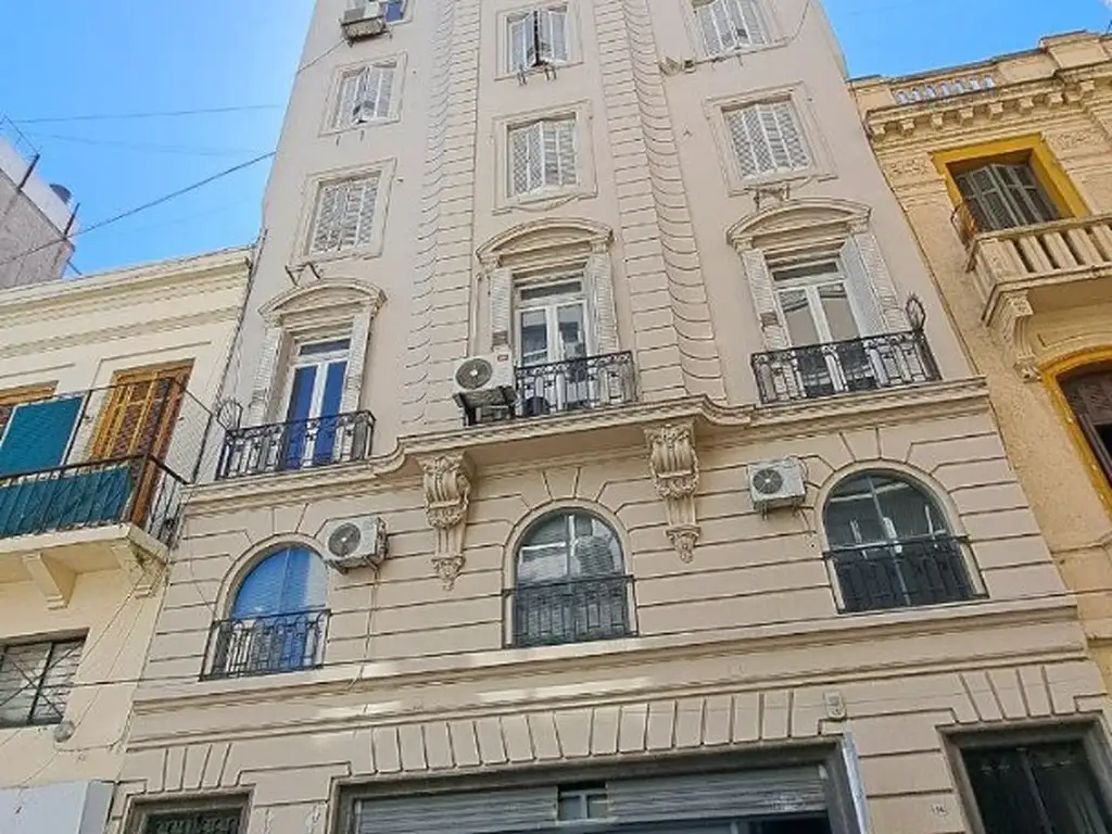Foto de Vende oficina/ departamento de 6 ambientes en Montserrat, imagen 1