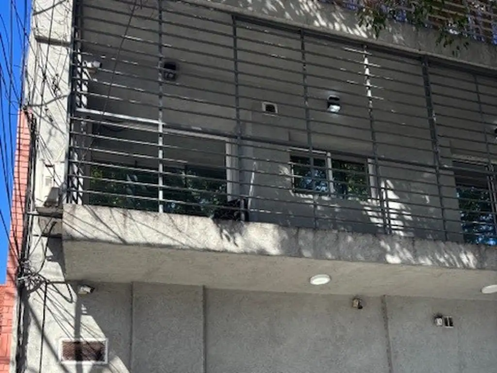 Foto de DEPARTAMENTO PLANTA BAJA CON PATIO EN BOEDO, imagen 2