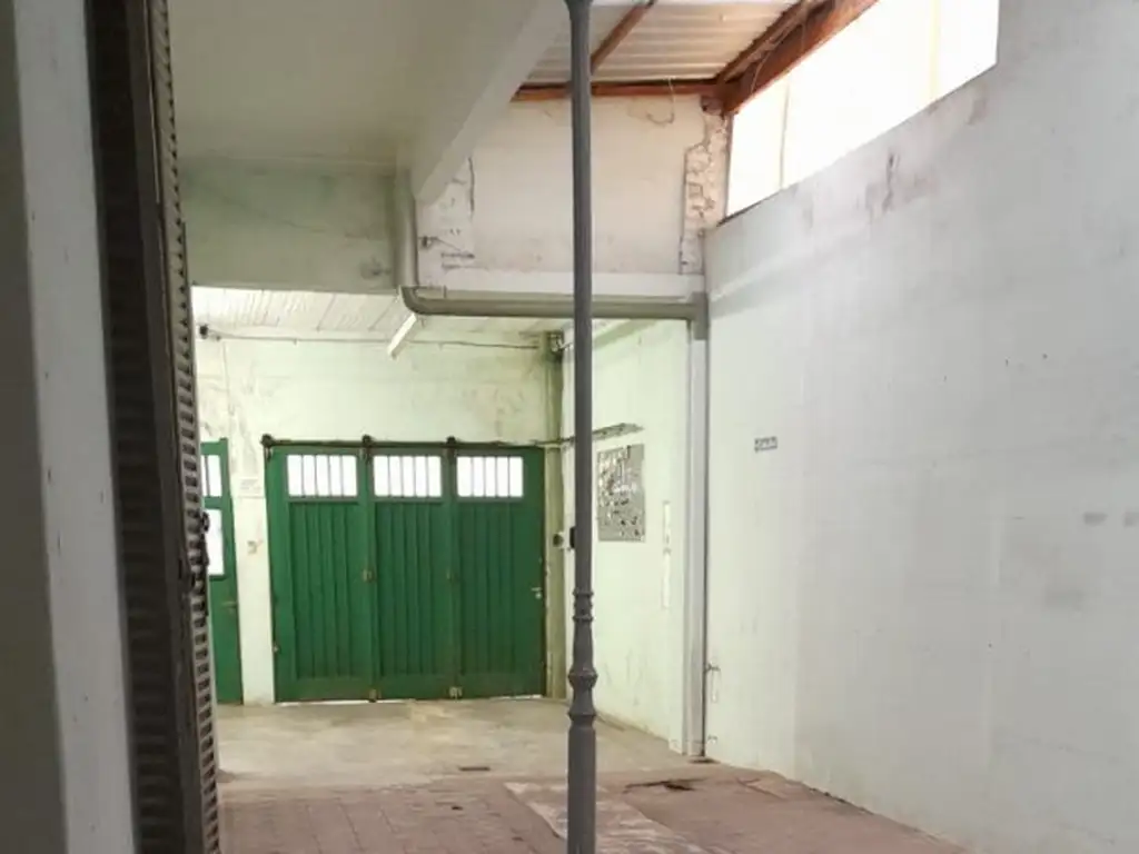 Foto de ALQUILER DEPOSITO - APTO PARA TODO RUBRO - PARQUE AVELLANEDA, imagen 2
