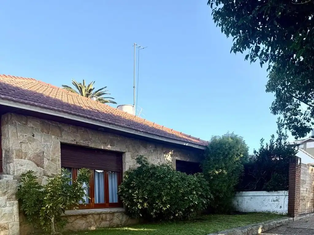 Foto de Importante casa 5 amb c/cochera y parque, imagen 3