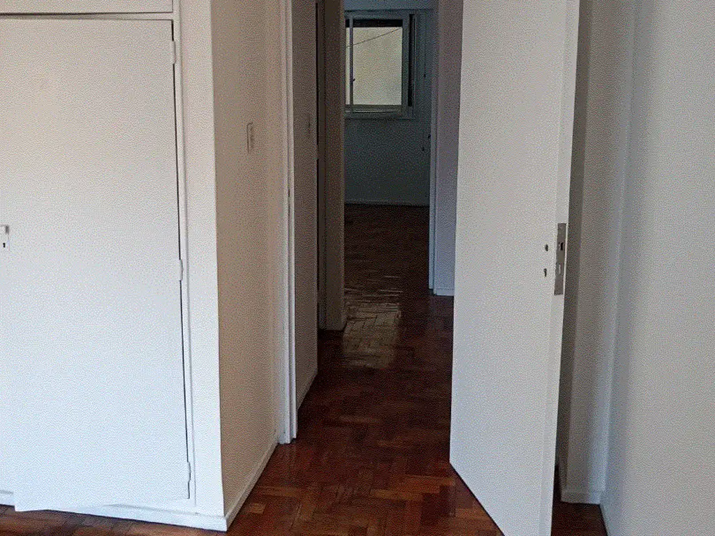 Foto de Alquiler departamento de 3 ambientes contra-frente con balcón, imagen 3