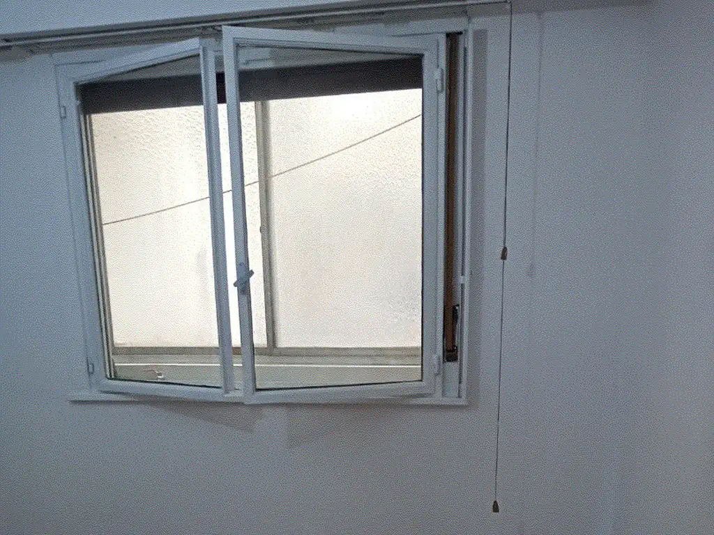 Foto de Alquiler departamento de 3 ambientes contra-frente con balcón, imagen 4