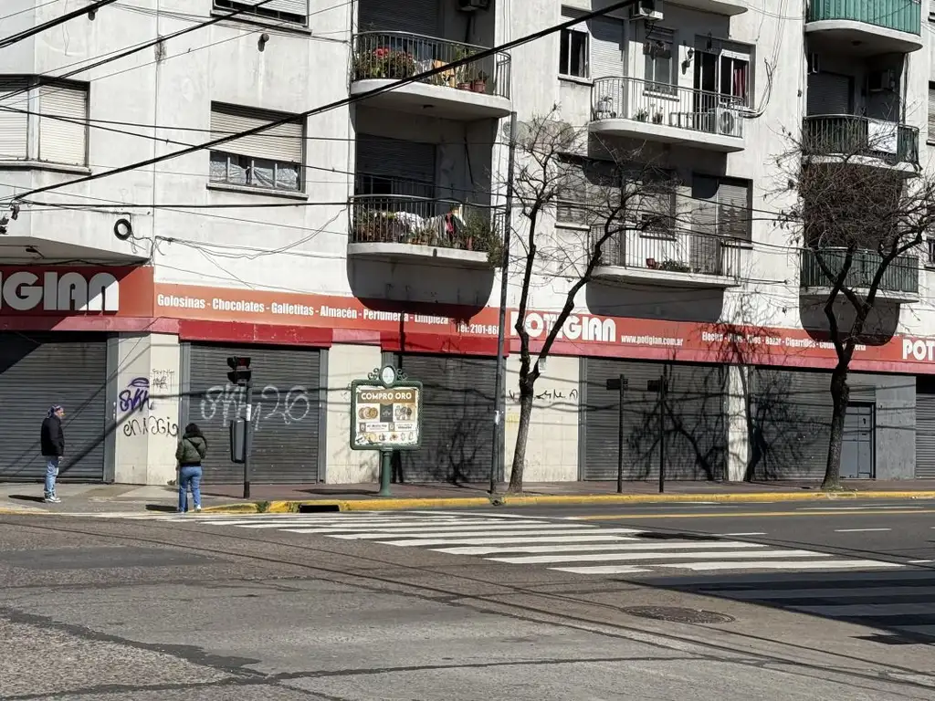 Foto de Local Comercial con oficinas y depósito en esquina en Constitución, imagen 1