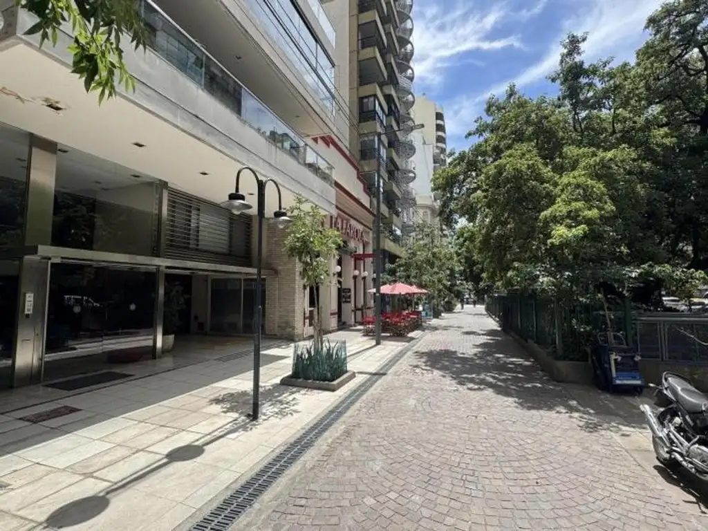 Foto de VENTA EXCLENTE PISO ALTO VISTA EXCELENTE COCHERA Y BAULERA, imagen 1