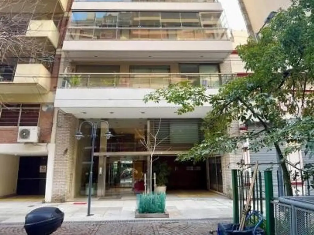 Foto de VENTA EXCLENTE PISO ALTO VISTA EXCELENTE COCHERA Y BAULERA, imagen 2