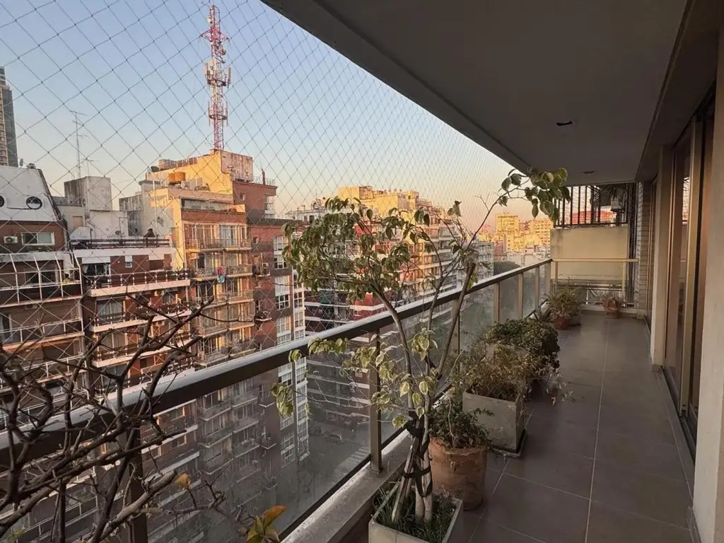 Foto de VENTA EXCLENTE PISO ALTO VISTA EXCELENTE COCHERA Y BAULERA, imagen 3