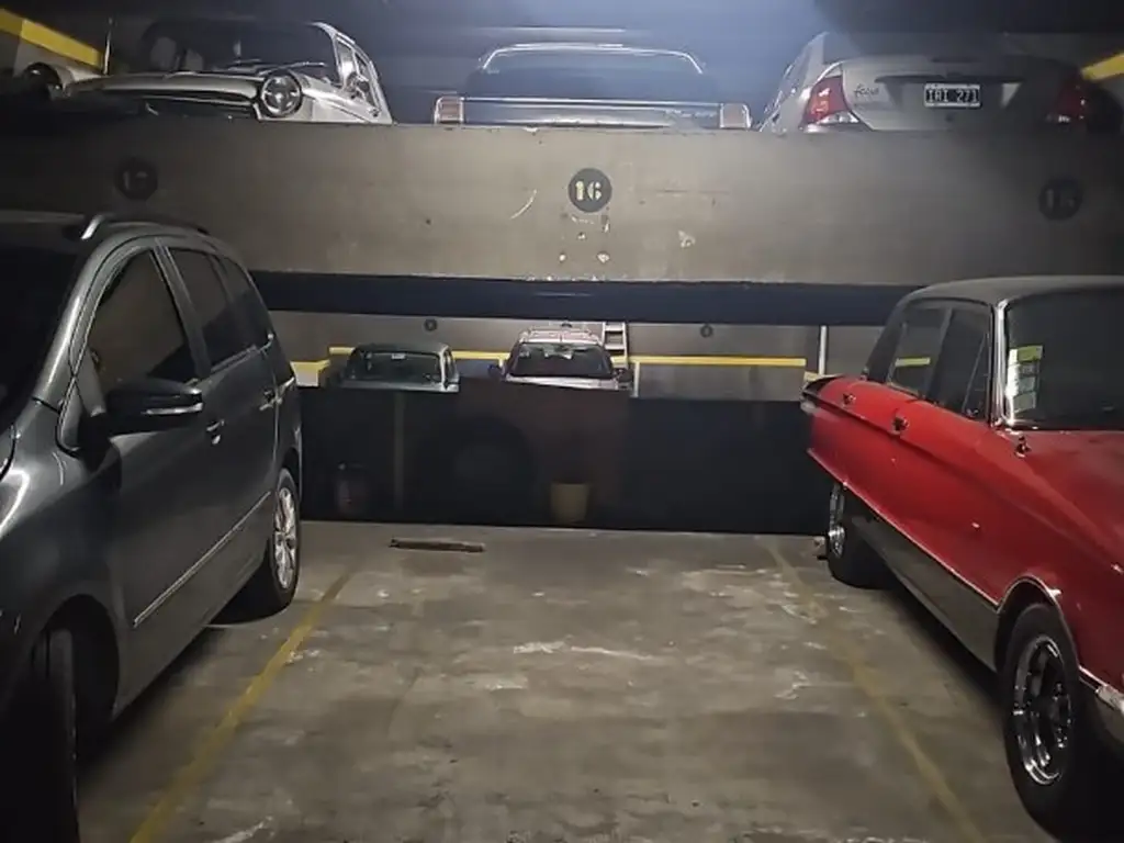 Foto de Cochera en Av, Jujuy y San Juan (subtes H y E y Au 25 mayo), imagen 2