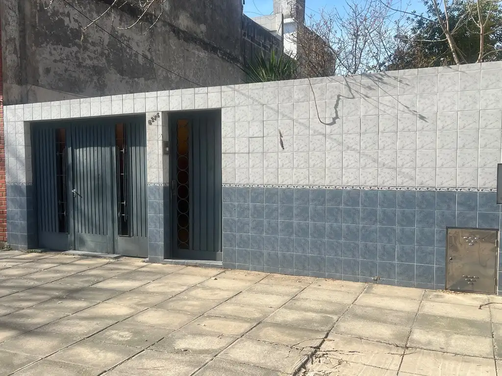 Foto de CASA LOTE PROPIO 7.79 X 27.15 METROS COCHERA , 4 AMBIENTES , QUINCHO, imagen 2