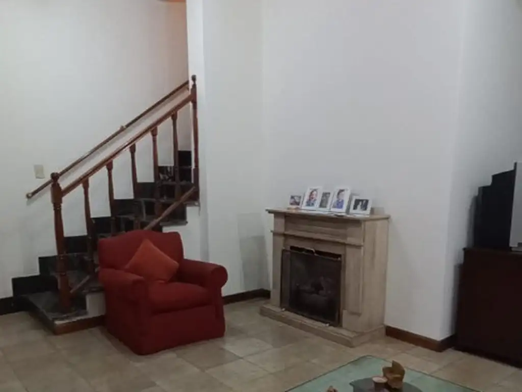 Foto de Floresta casa 5 amb.- Garage y Tza s/Mariano Acosta a 1 cdra de Av, imagen 5