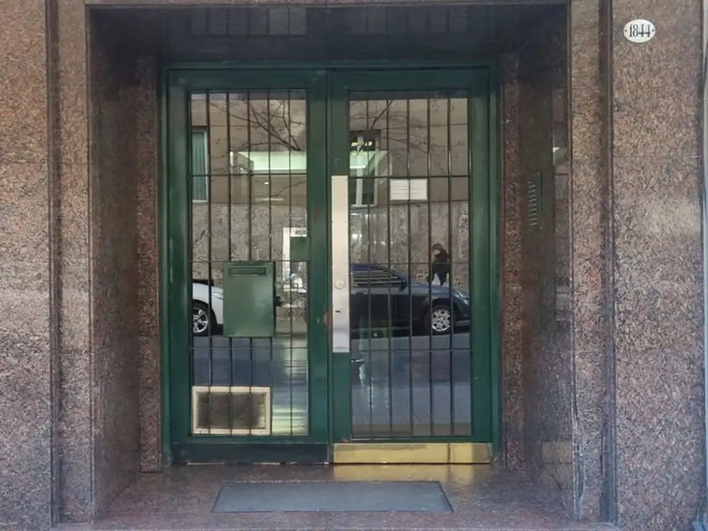 Foto de Departamento De 3 Amb En El Barrio San Nicolas. Caba!!, imagen 1