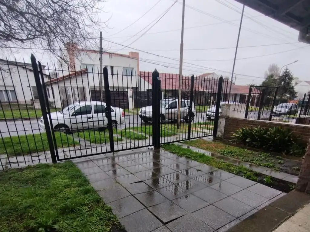 Foto de Venta. Chalet 4 ambientes + Dpto 2 ambientes., imagen 2