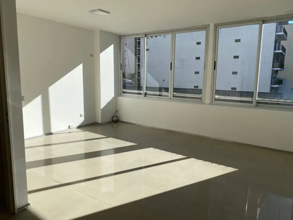 Foto de Oficina en alquiler Recoleta, imagen 1