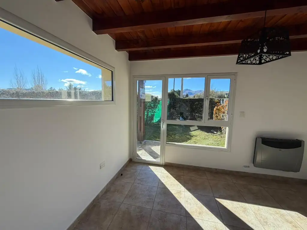 Foto de Hermosos dúplex de dos ambientes con cochera (descubierta) mediante, imagen 4
