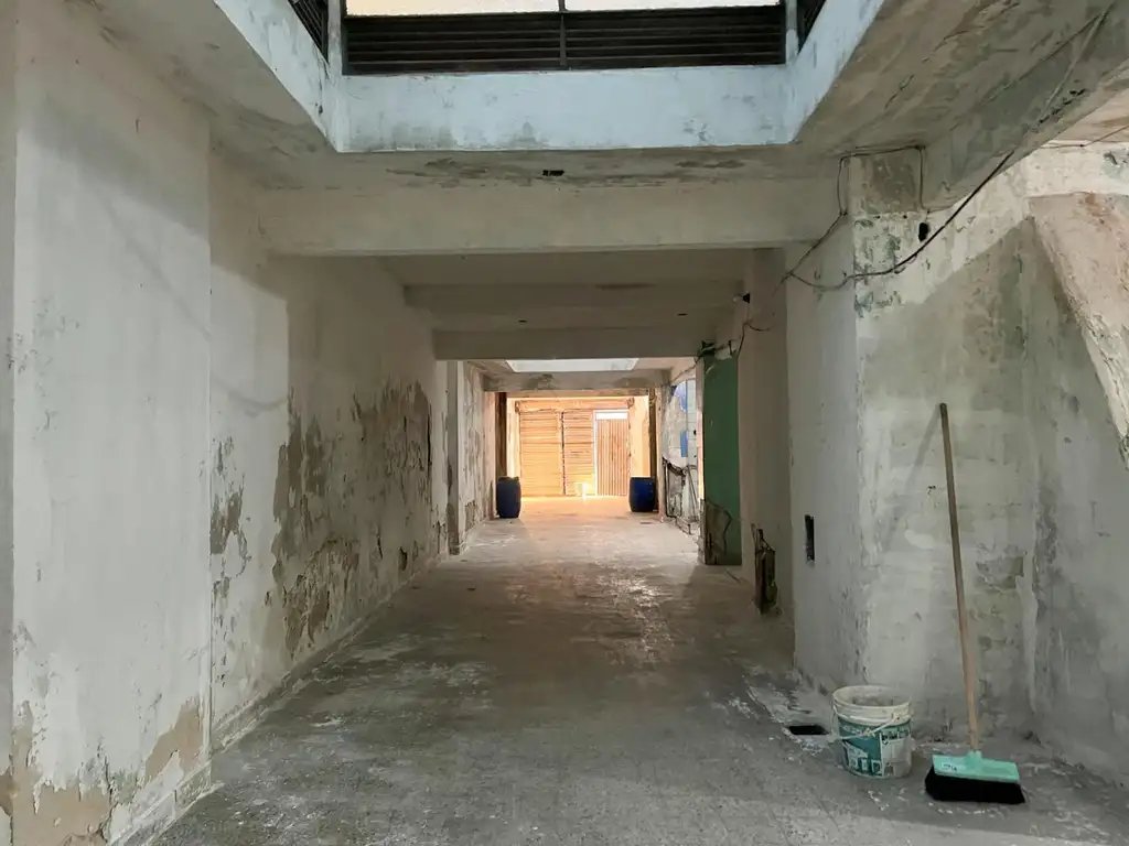 Foto de Oferton! Deposito con dep 880 m2, cub1100m2 total en Pompeya, imagen 5