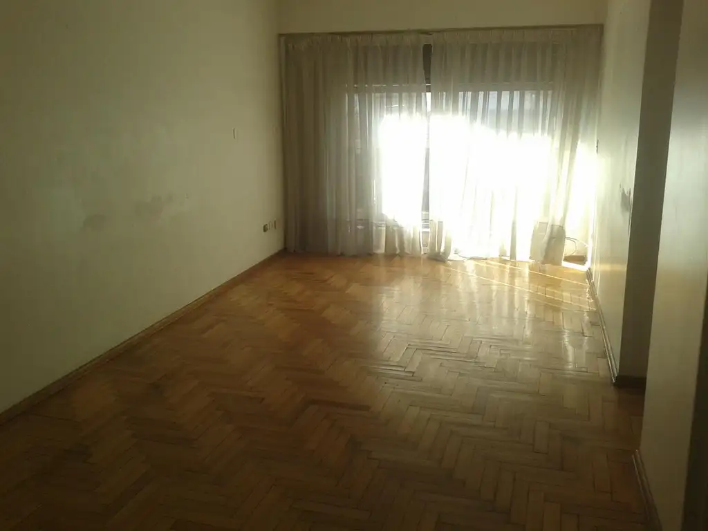 Foto de EXCEL SEMIPISO 3 AMB FRTE C/BCON CON RENTA, imagen 1