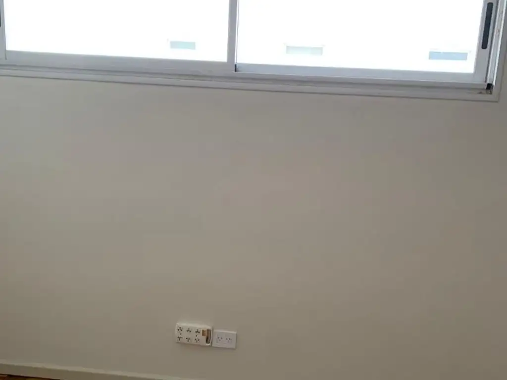 Foto de 3 AMB C/DEP SERV SEMIPISO FRTE Y CRFTE 2 BCONES, imagen 4