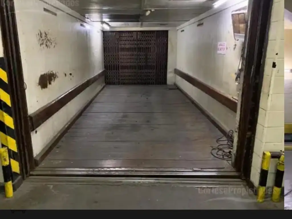 Foto de Cochera en edificio privado de cocheras - Zona Balvanera Uriburu al 400, imagen 4