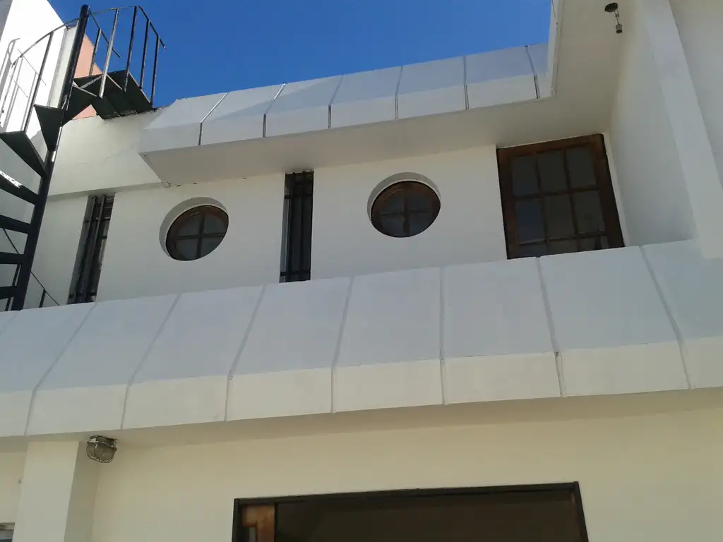 Foto de Casa en venta de varias plantas en Villa Lugano, imagen 2