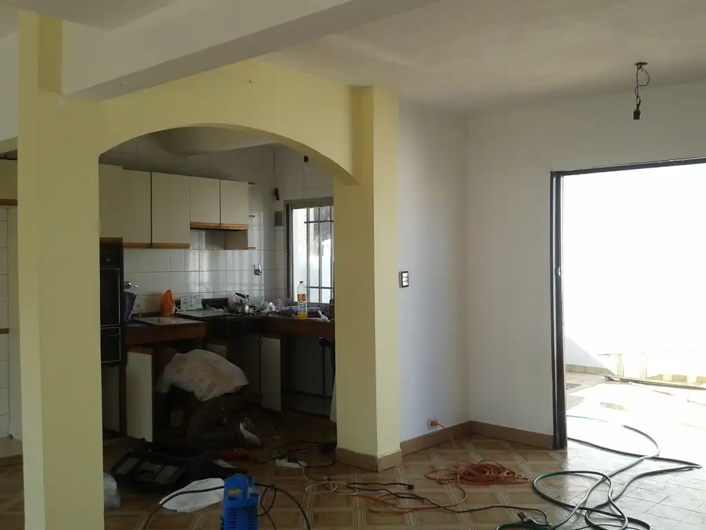 Foto de Casa en venta de varias plantas en Villa Lugano, imagen 4