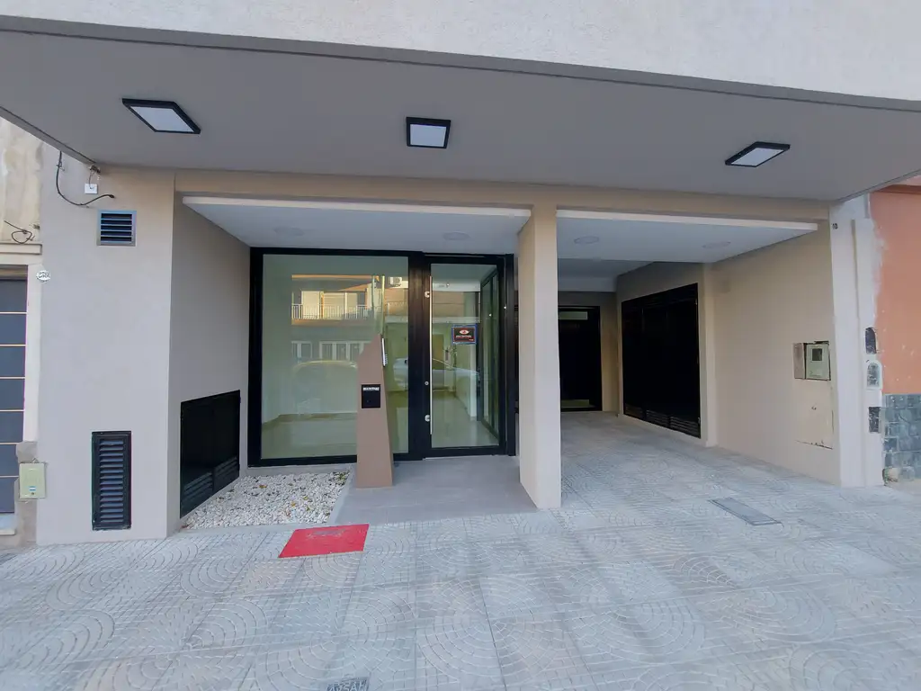 Foto de COCHERA CUBIERTA FIJA - PORTON AUTOMATICO - BAHIA BLANCA 2386 - VILLA, imagen 5