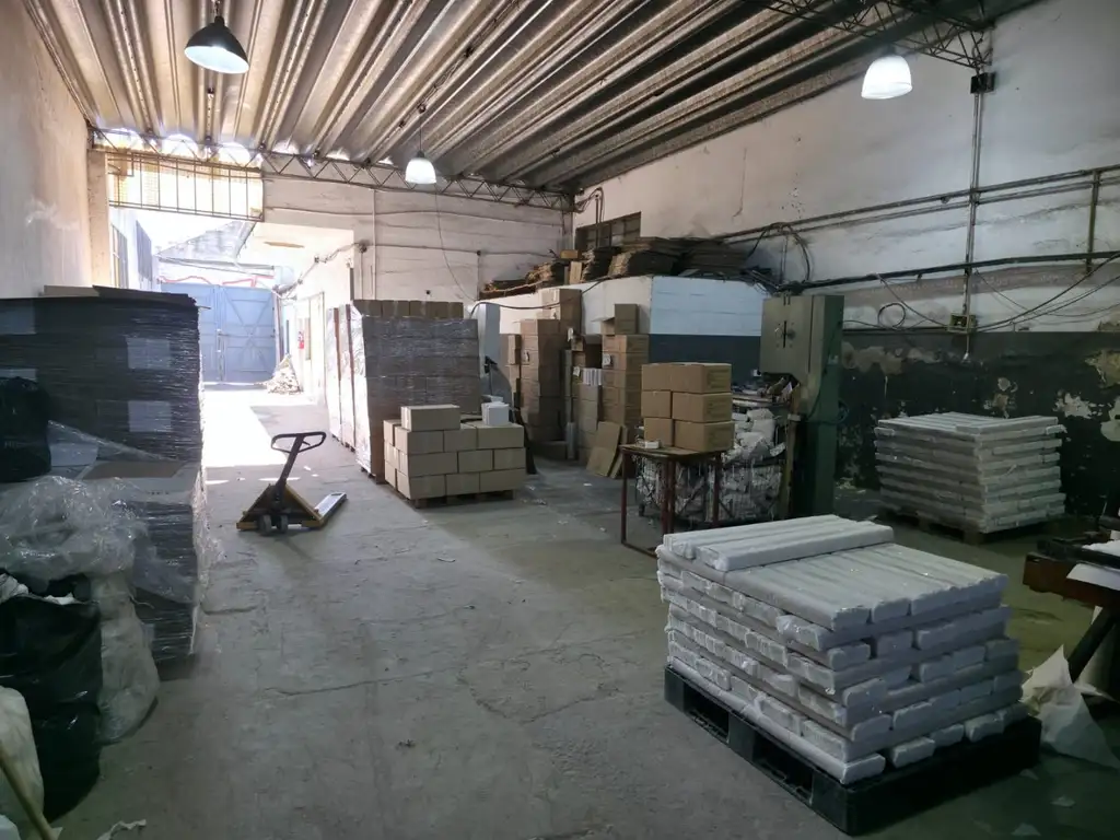 Foto de GALPON CON OFICINAS, PLANTA LIBRE DE COLUMNAS, imagen 3