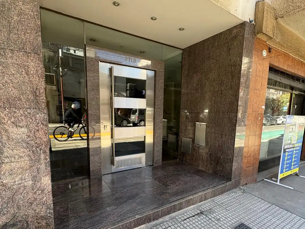 Foto de MONOAMBIENTE LUMINOSO Y FUNCIONAL EN RECOLETA – VISTA ABIERTA – APTO, imagen 4